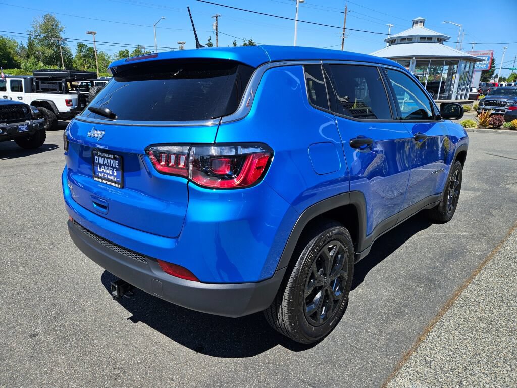Used 2025 Jeep Compass Sport AWD/4WD image 5