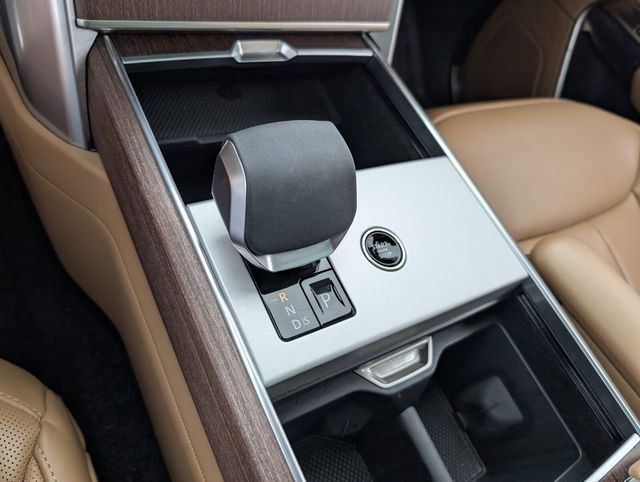 Used 2025 Land Rover Range Rover Long Wheelbase SE image 20