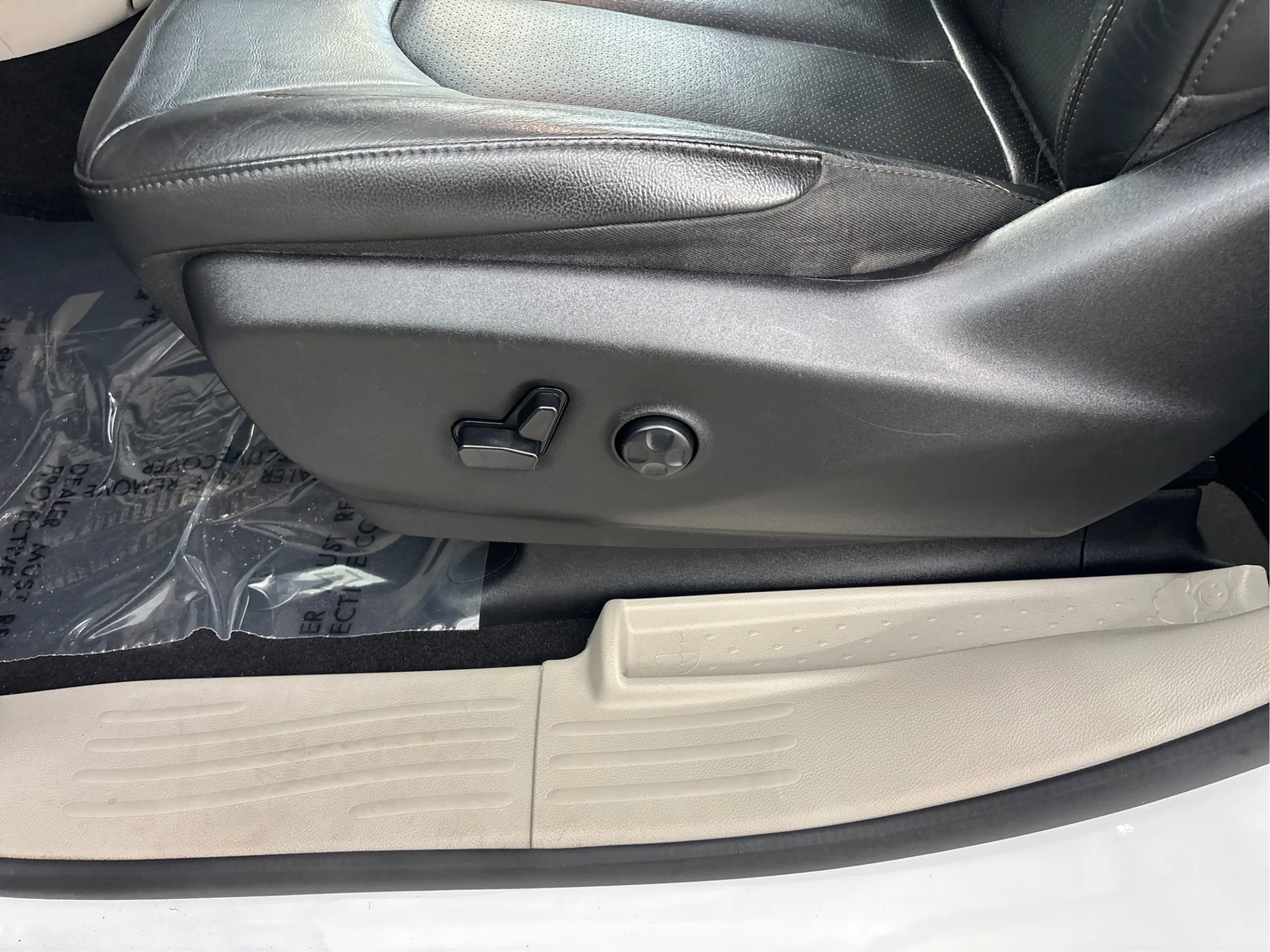 Used 2020 Chrysler Pacifica Touring-L FWD image 24