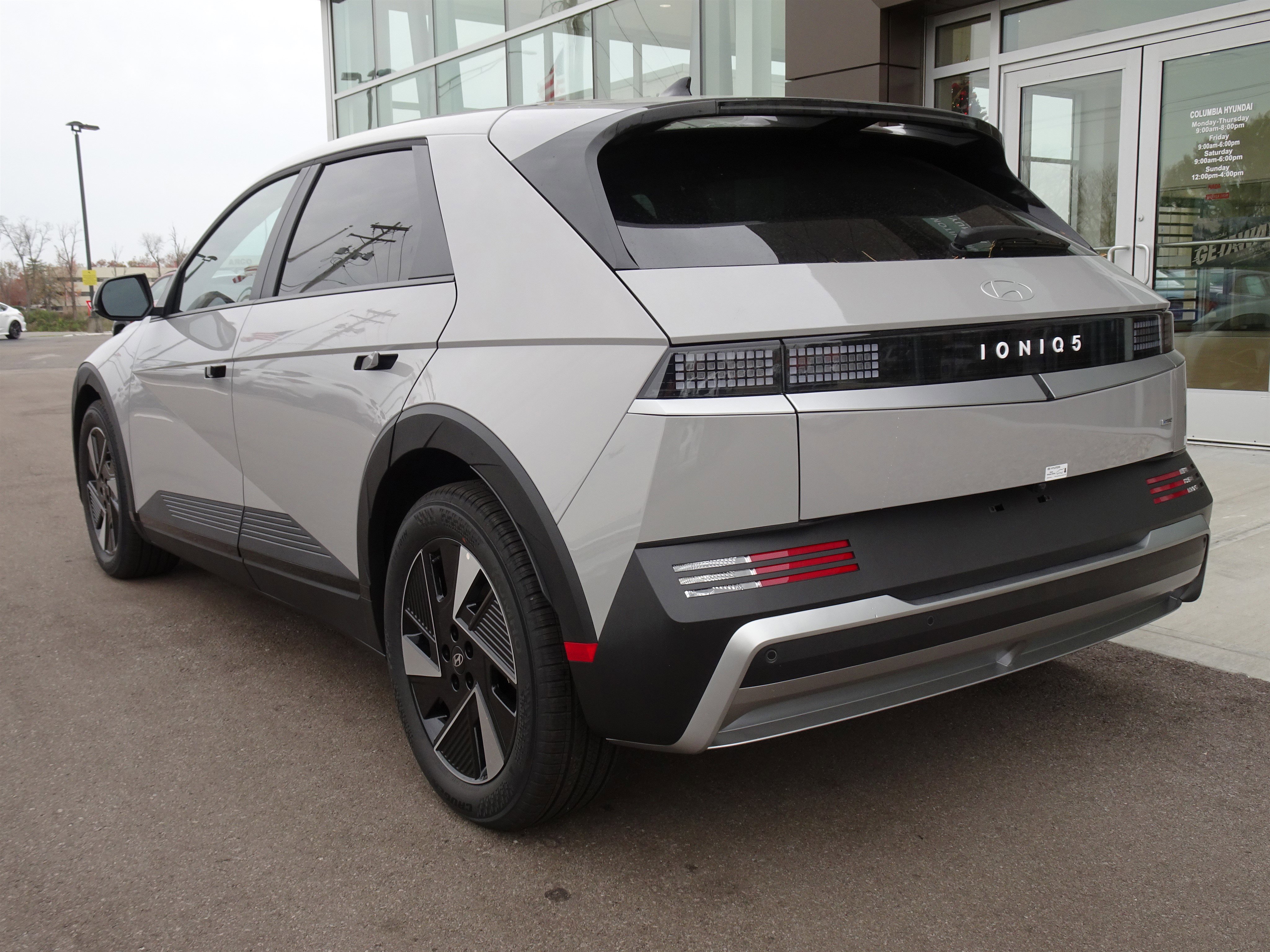 New 2026 Hyundai Ioniq 5 SEL image 3