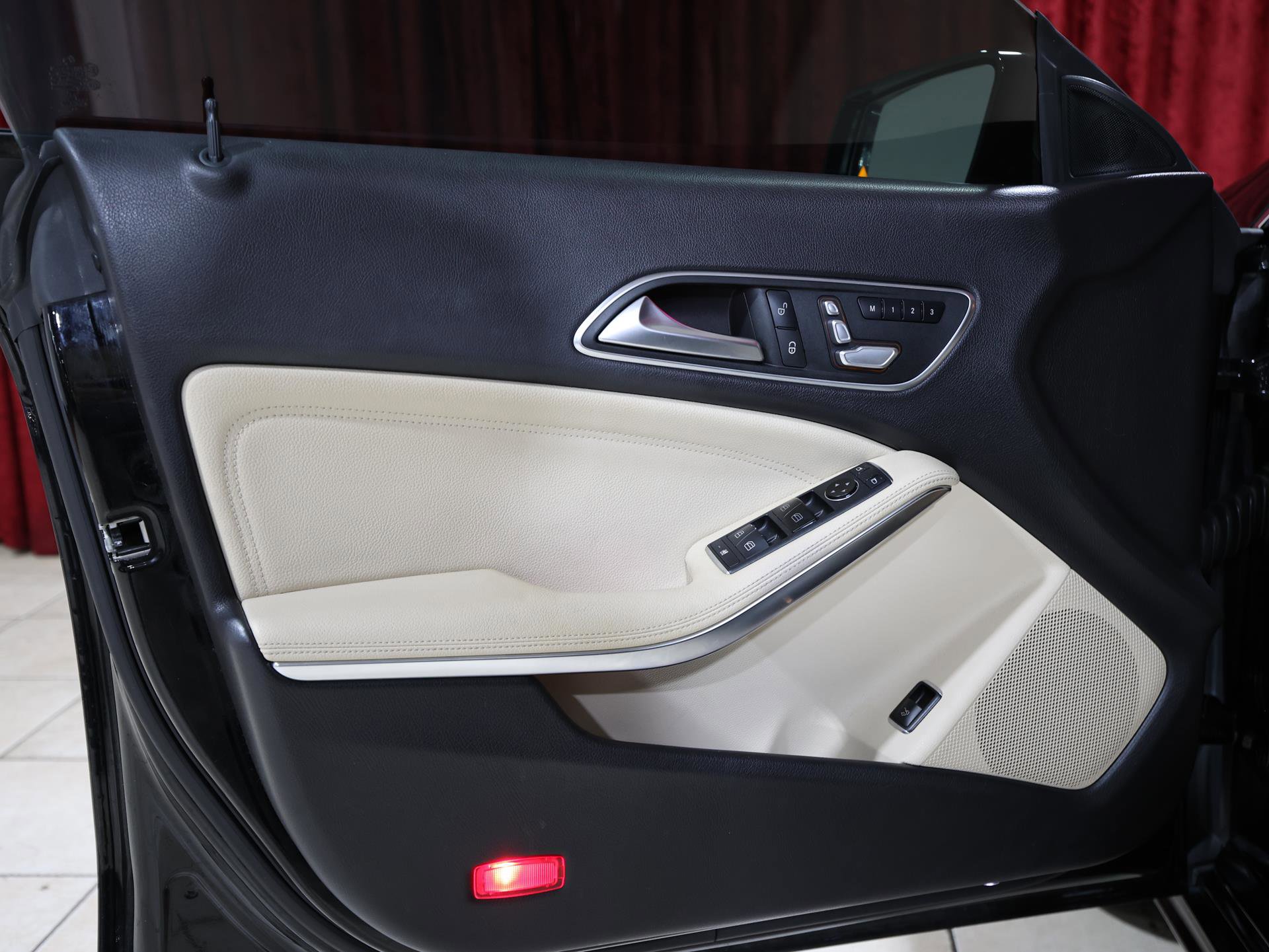 Used 2019 Mercedes-Benz CLA 250 image 11