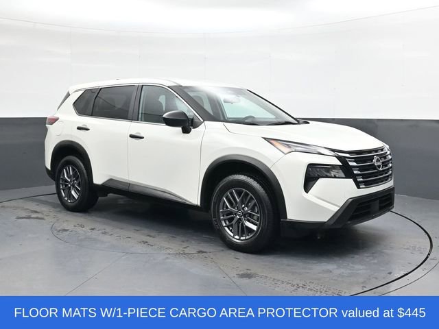 Used 2024 Nissan Rogue S image 2