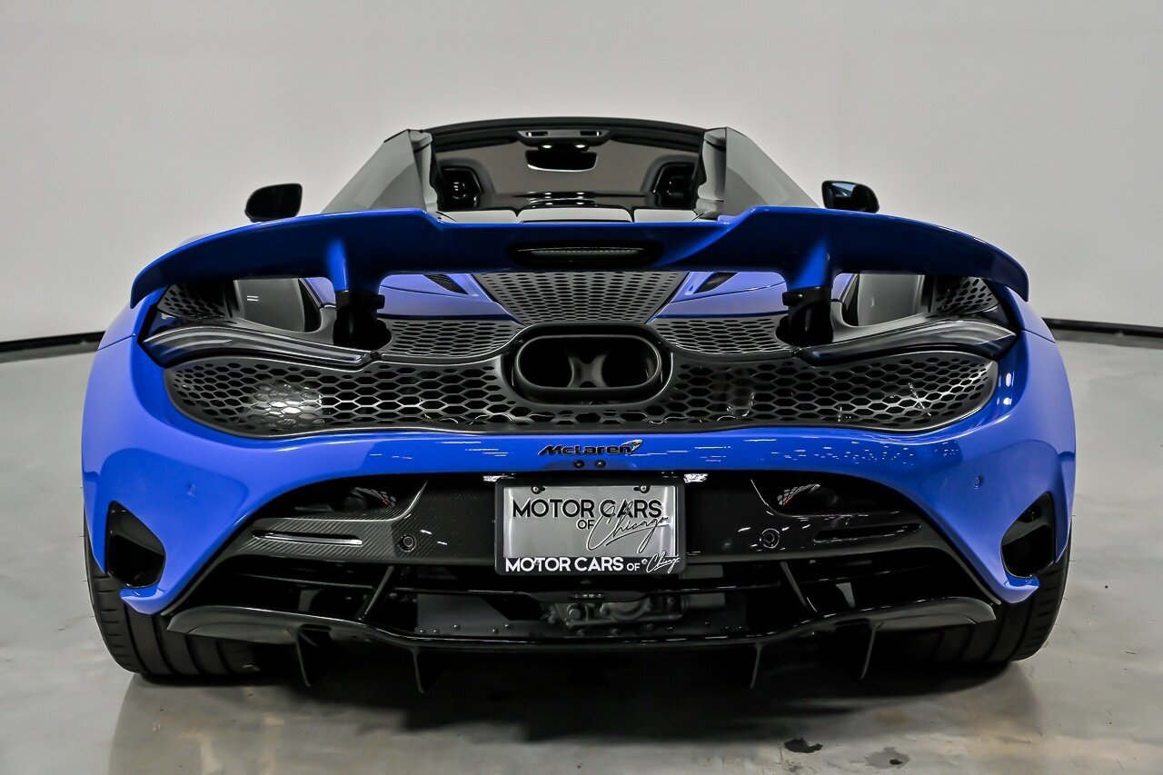 Used 2024 McLaren 750S Spider RWD image 11