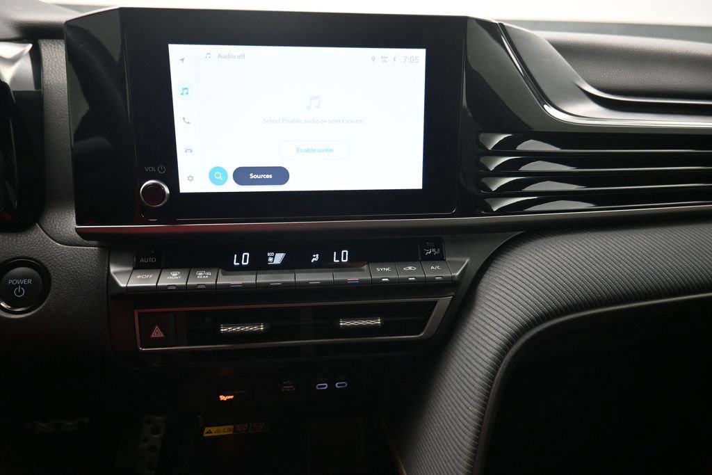 Used 2025 Toyota Camry SE w/ Convenience Package FWD image 8