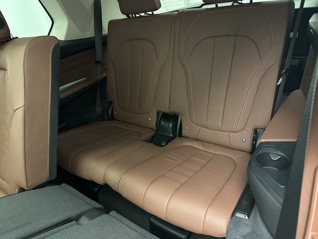 Used 2020 BMW X7 xDrive40i w/ Luxury Seating Package image 13