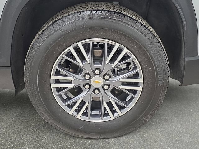 Used 2025 Chevrolet Traverse LT w/ Driver Confidence Package FWD image 30