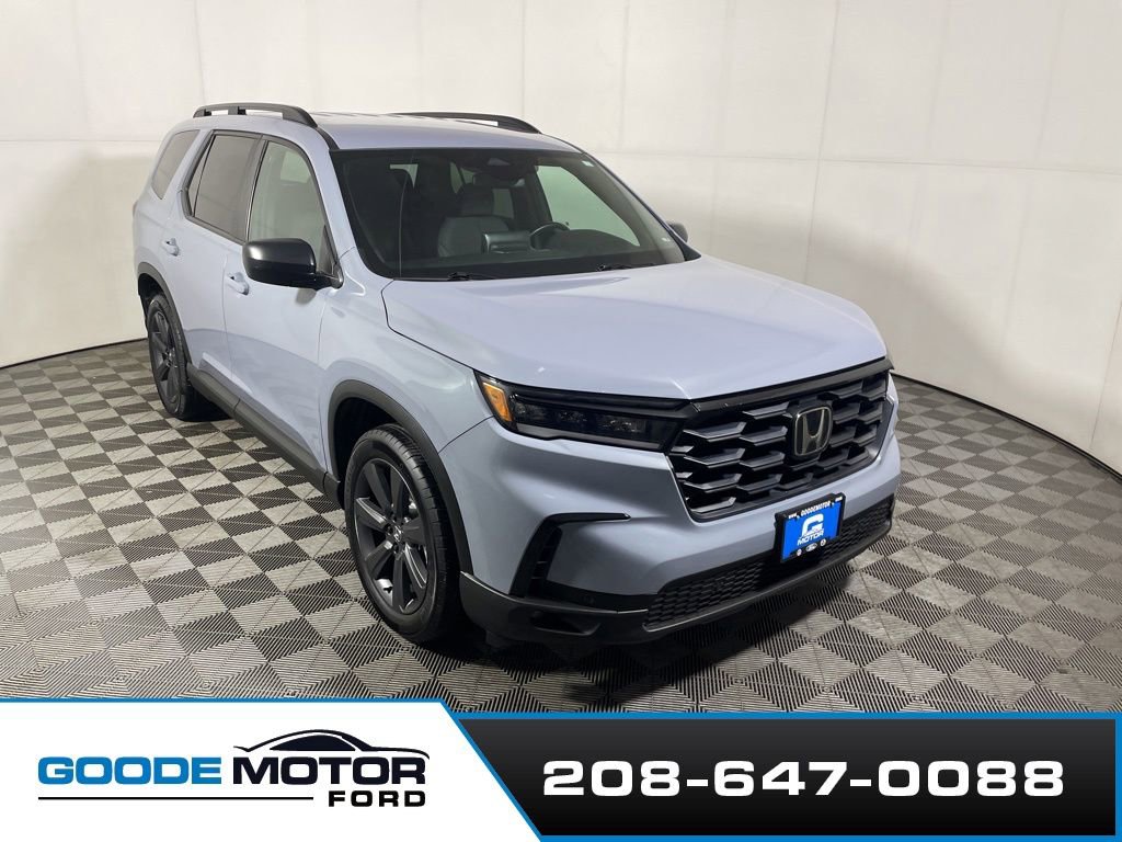 Used 2025 Honda Pilot Sport image 1