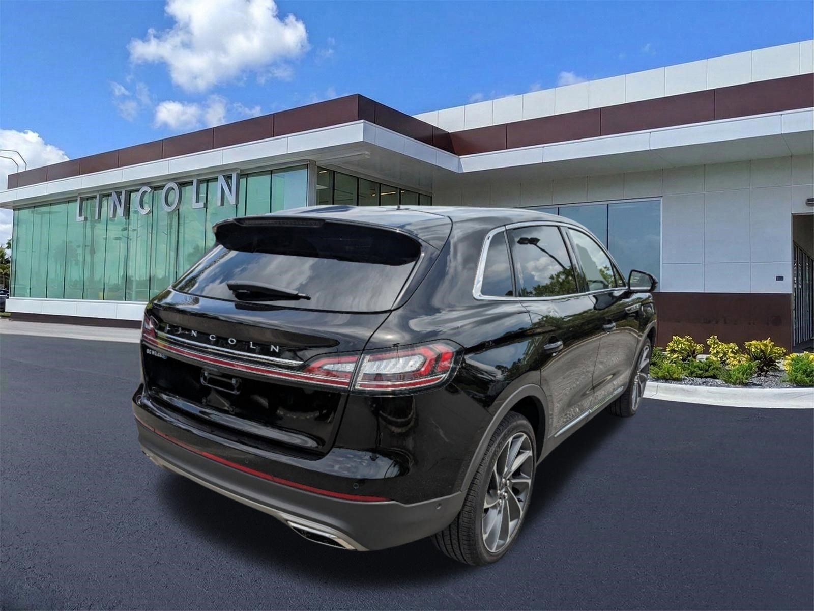 Certified 2023 Lincoln Nautilus Reserve w/ Equipment Group 202A image 5