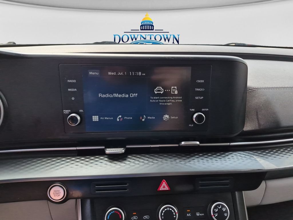 Used 2023 Kia Carnival LX FWD image 24