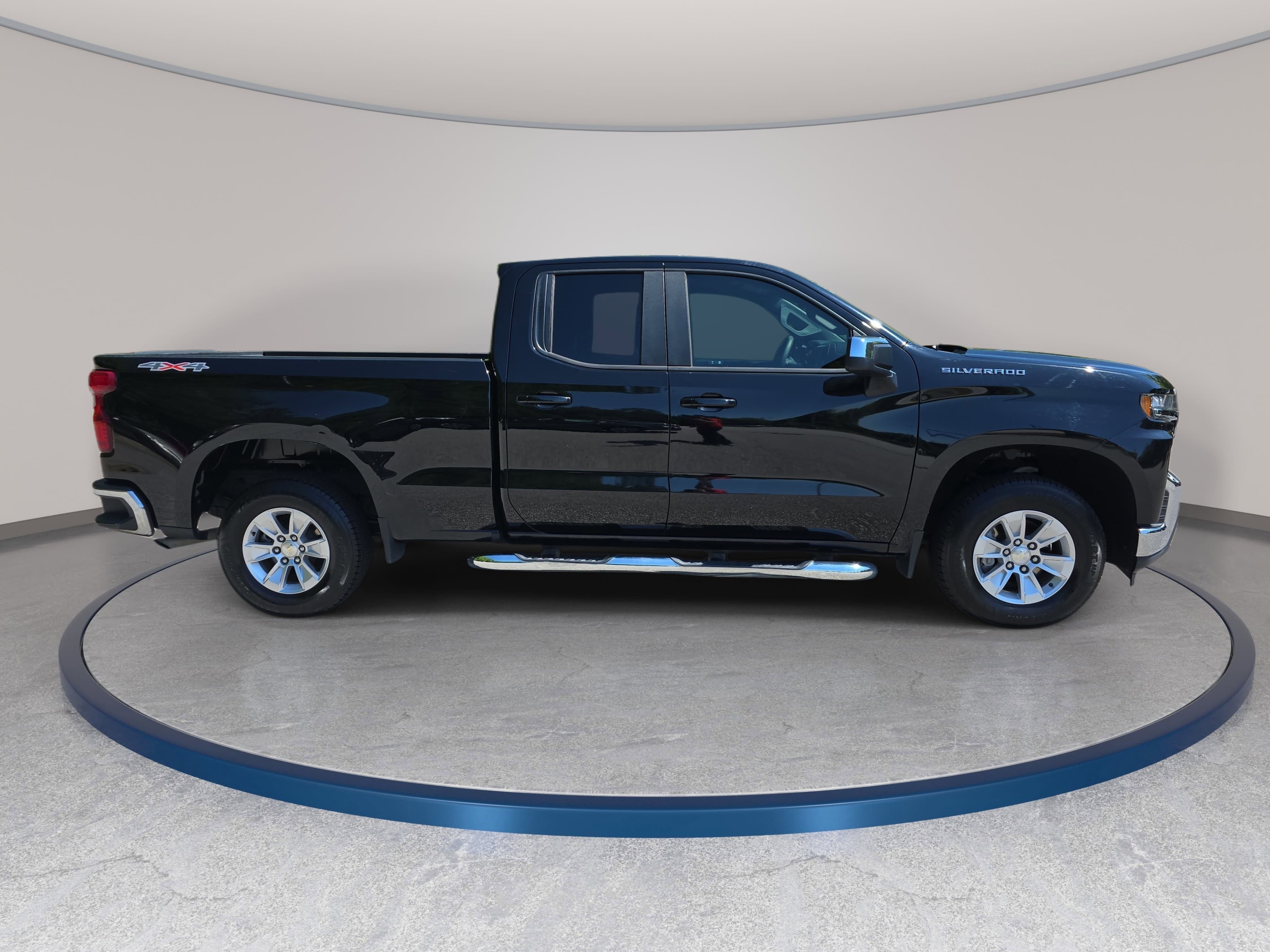 Used 2020 Chevrolet Silverado 1500 LT w/ Trailering Package AWD/4WD image 4
