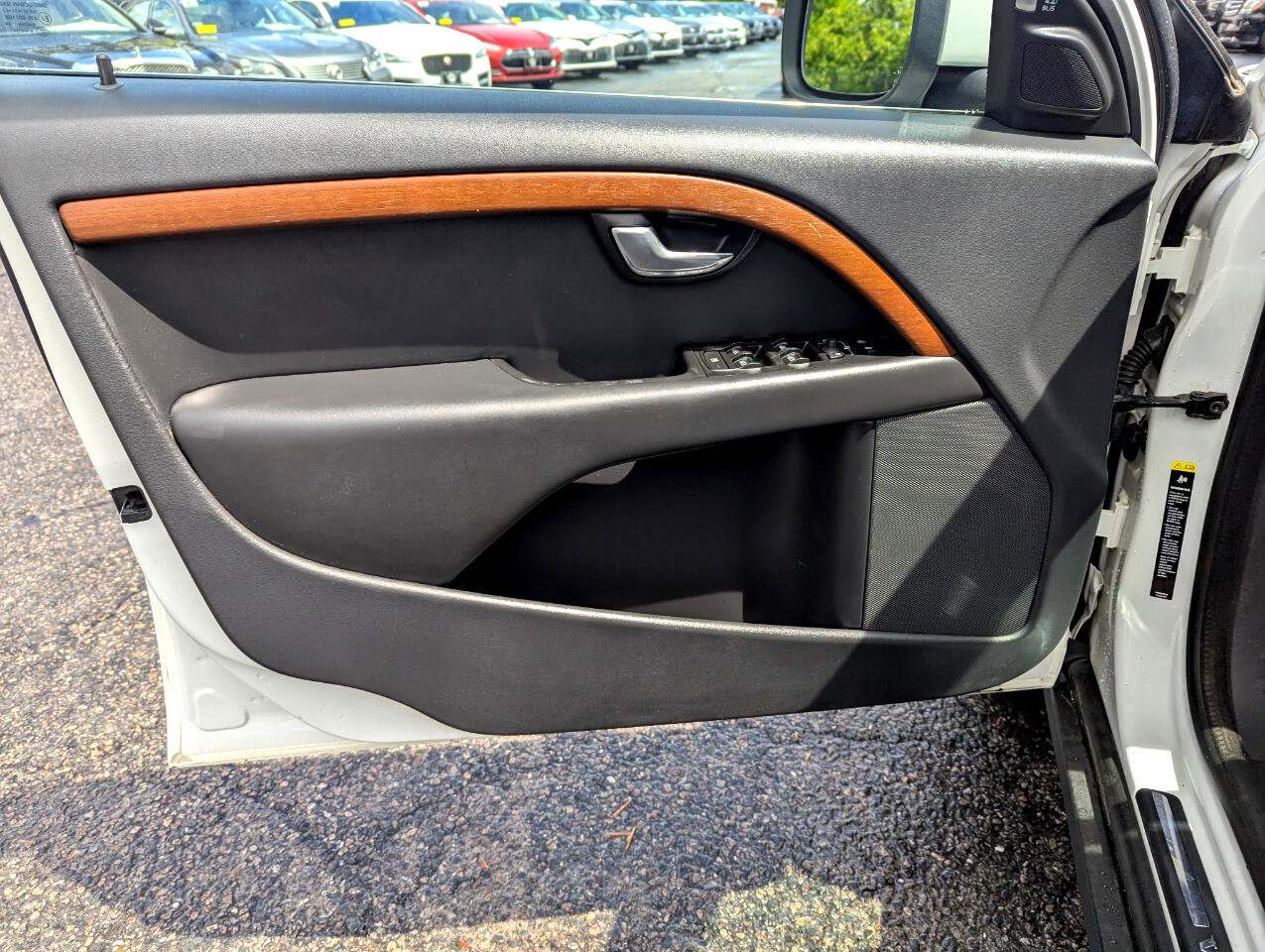 Used 2010 Volvo XC70 3.2 image 11