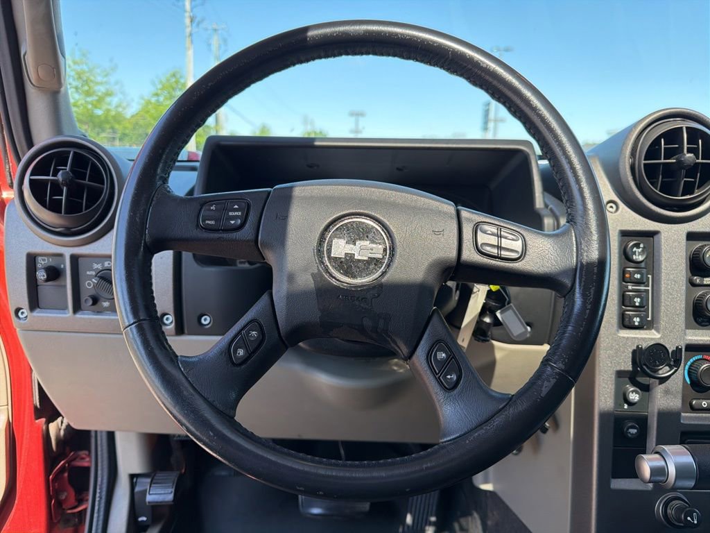 Used 2004 HUMMER H2 w/ Preferred Equipment Group AWD/4WD image 19