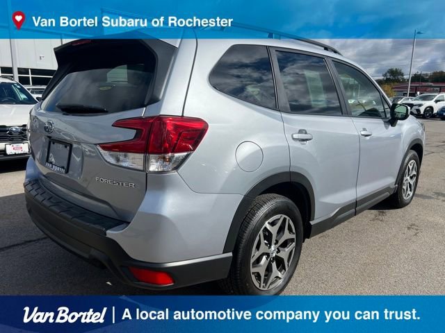 Certified 2023 Subaru Forester Premium image 5