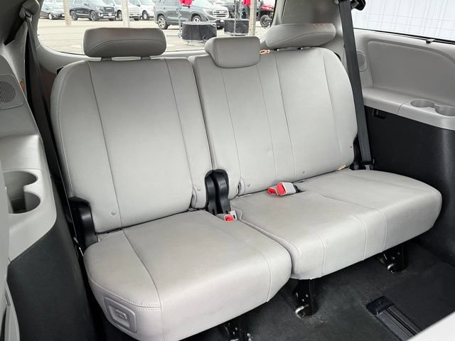 Used 2017 Toyota Sienna Limited FWD image 43