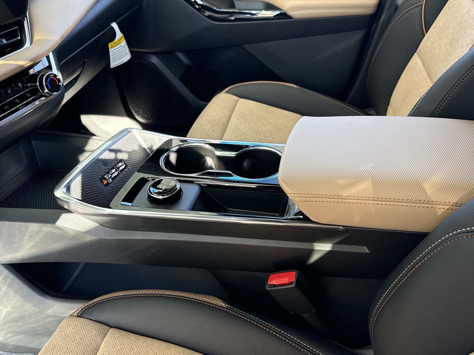 New 2026 Chevrolet Equinox ACTIV w/ Convenience Package III image 4