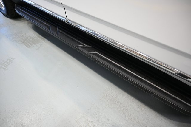 Used 2021 GMC Yukon XL SLT w/ SLT Premium Package image 32