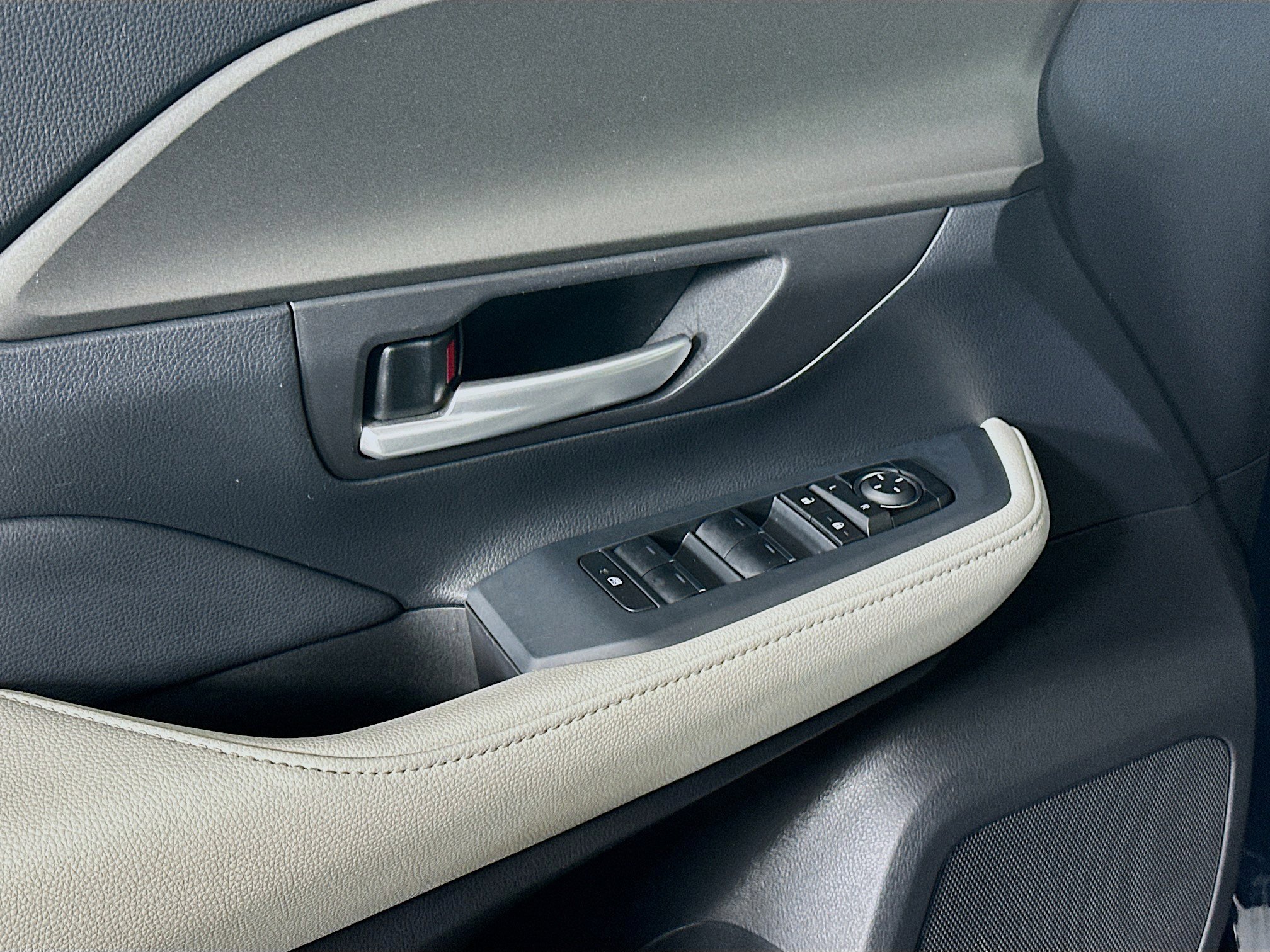 Used 2025 Toyota Grand Highlander FWD image 15