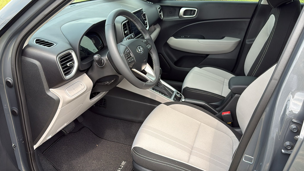 New 2026 Hyundai Venue SEL FWD image 25