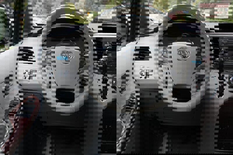 Used 2011 Toyota Sienna XLE w/ Entertainment Pkg image 20