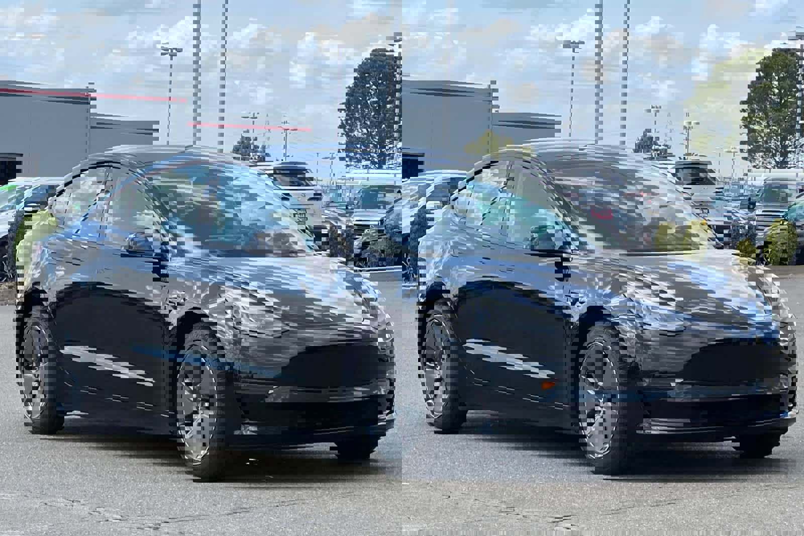 Used 2022 Tesla Model 3 Long Range AWD/4WD image 5