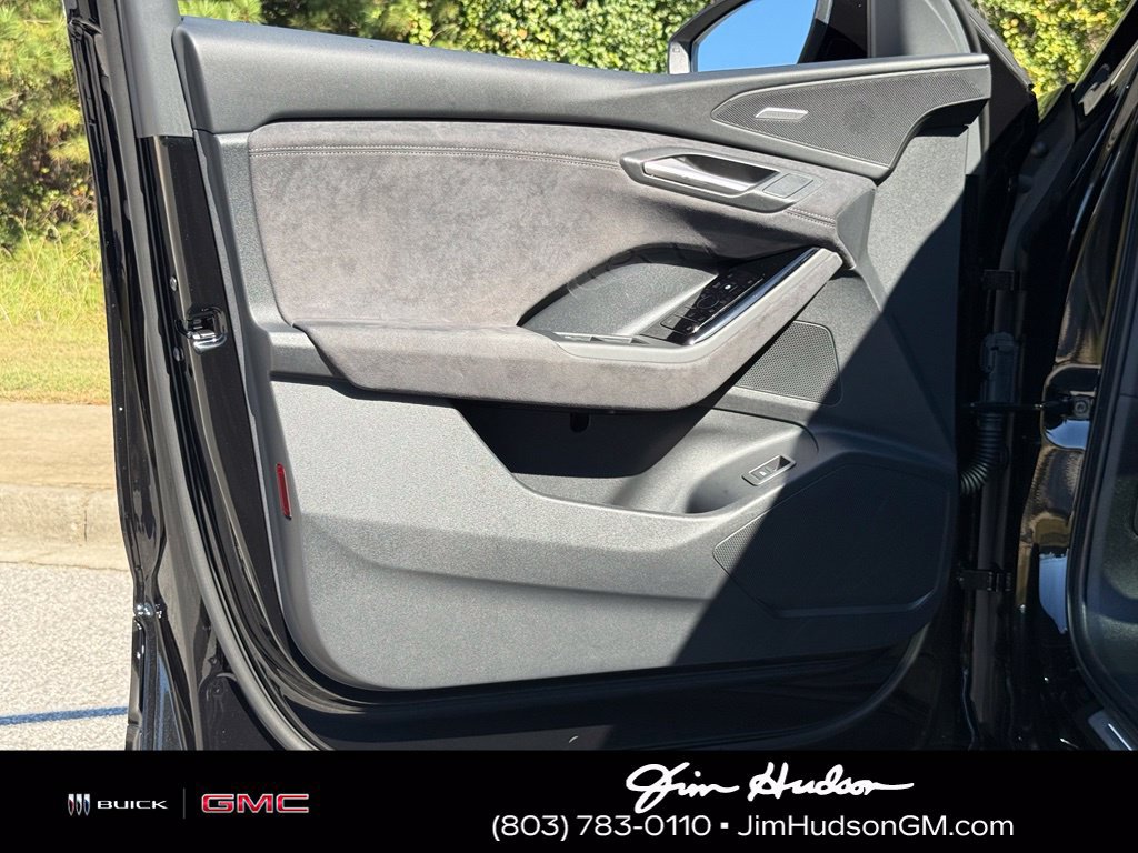 Used 2025 Audi SQ6 e-tron Prestige AWD/4WD image 22