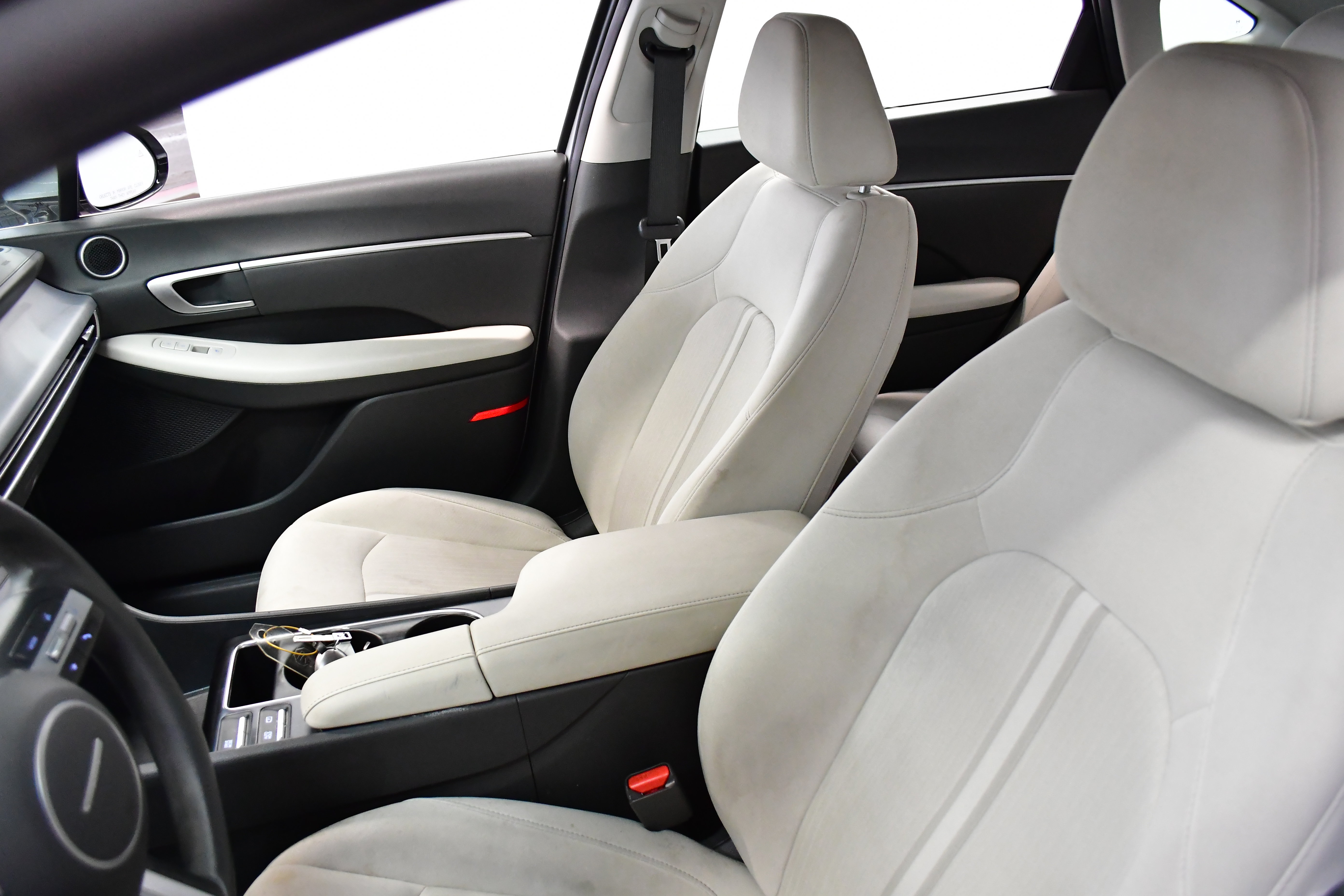 Used 2025 Hyundai Sonata SEL FWD image 9