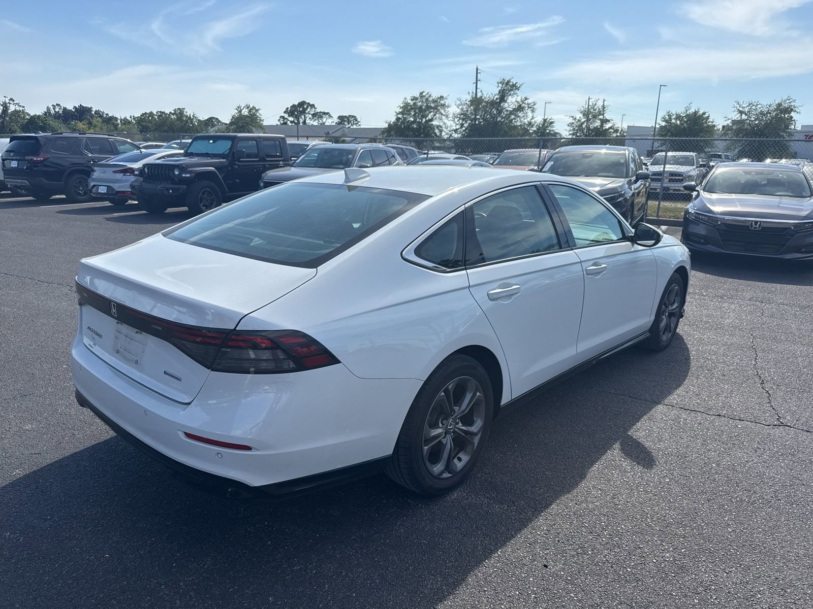 Used 2023 Honda Accord EX-L image 7
