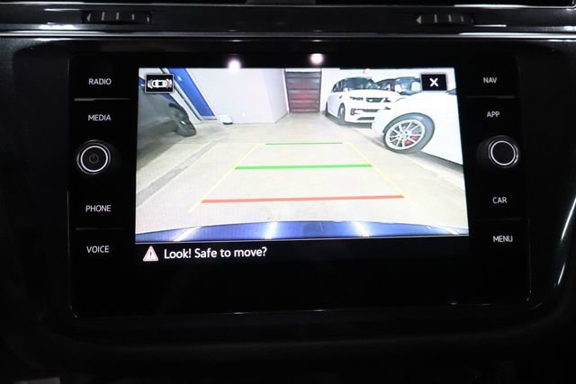 Used 2022 Volkswagen Tiguan SEL R-Line AWD/4WD image 33