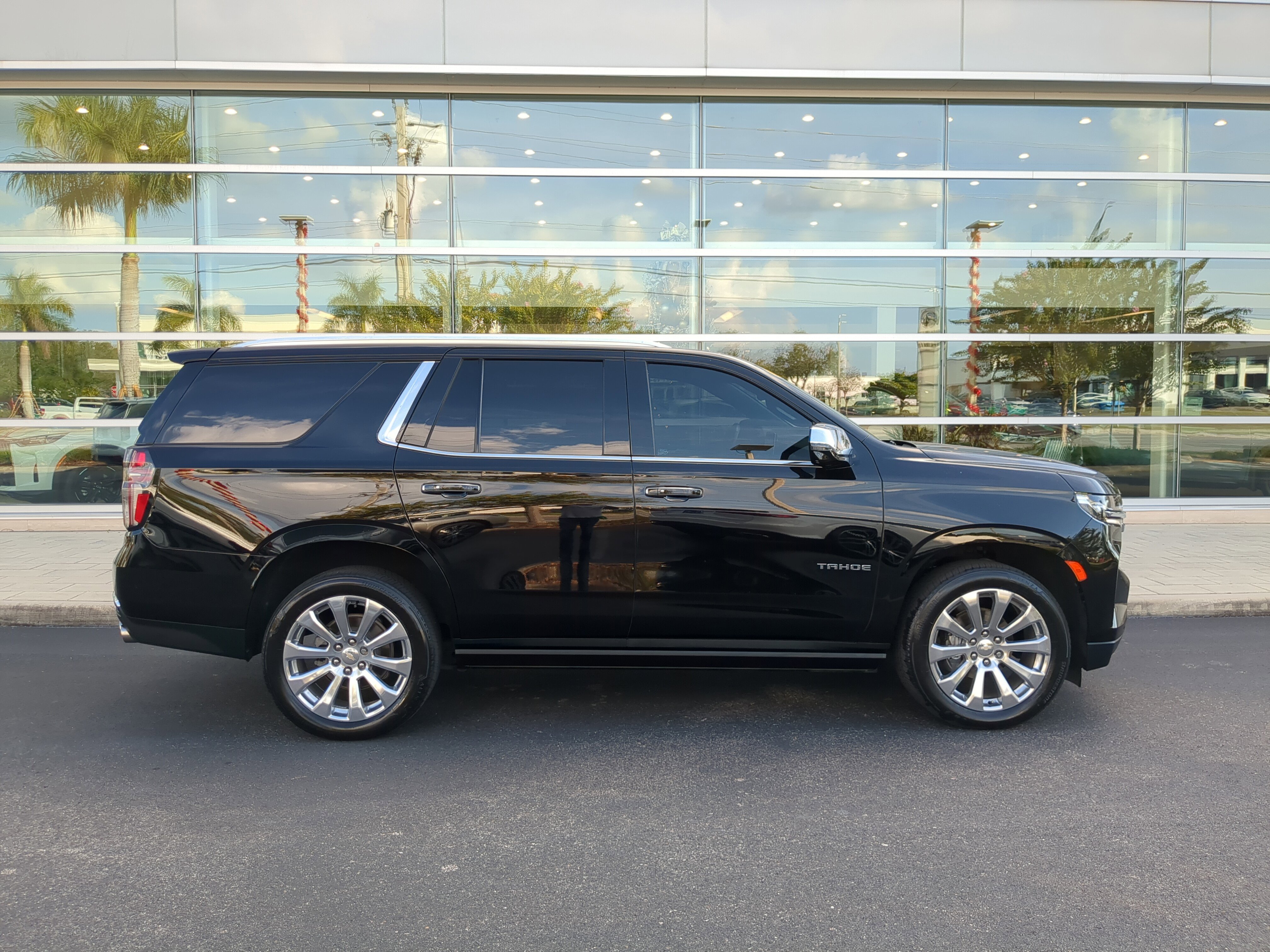 Used 2022 Chevrolet Tahoe Premier image 3