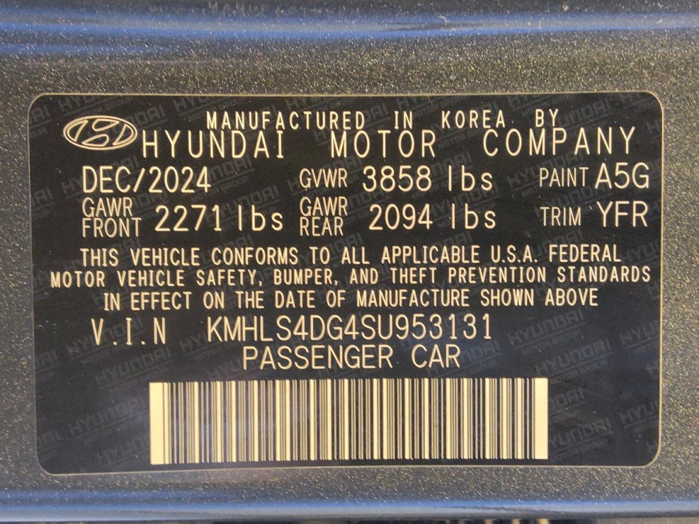 Used 2025 Hyundai Elantra SEL FWD image 33