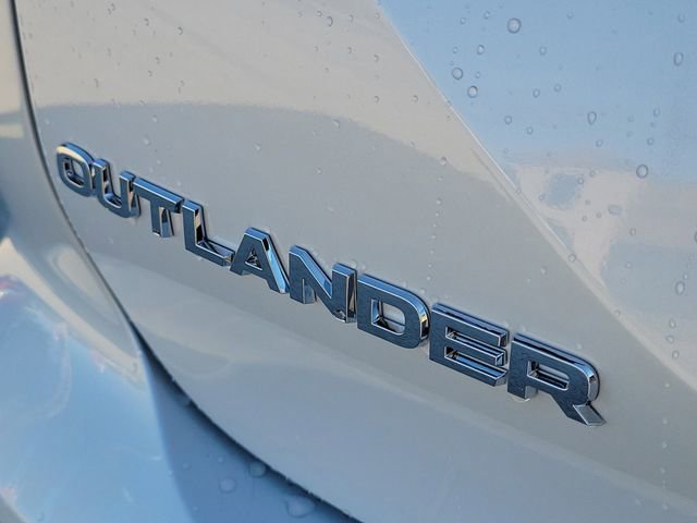 New 2026 Mitsubishi Outlander SE image 10