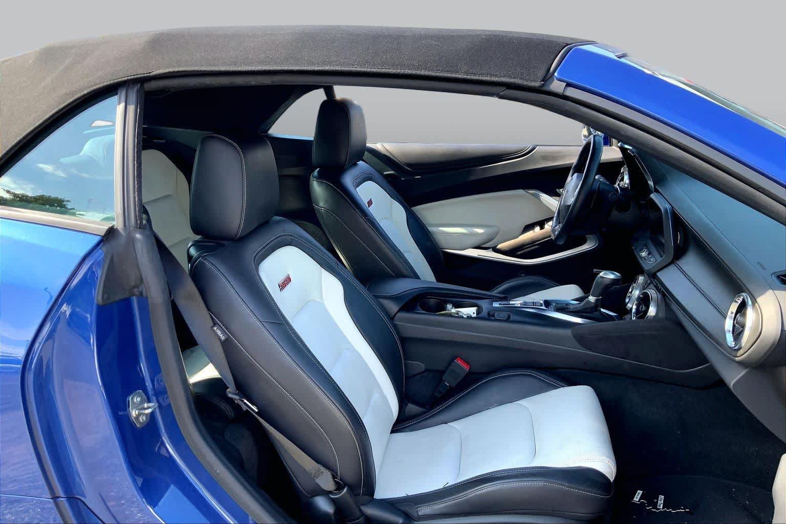 Used 2023 Chevrolet Camaro SS w/ Design Package 2 RWD image 9