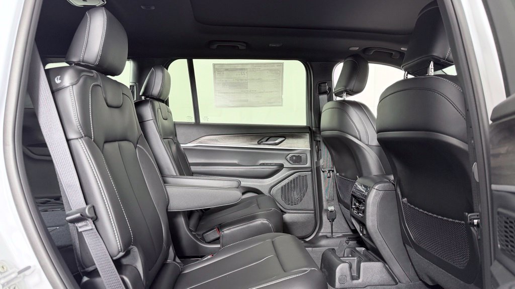 New 2027 Jeep Grand Cherokee L Limited AWD/4WD image 31
