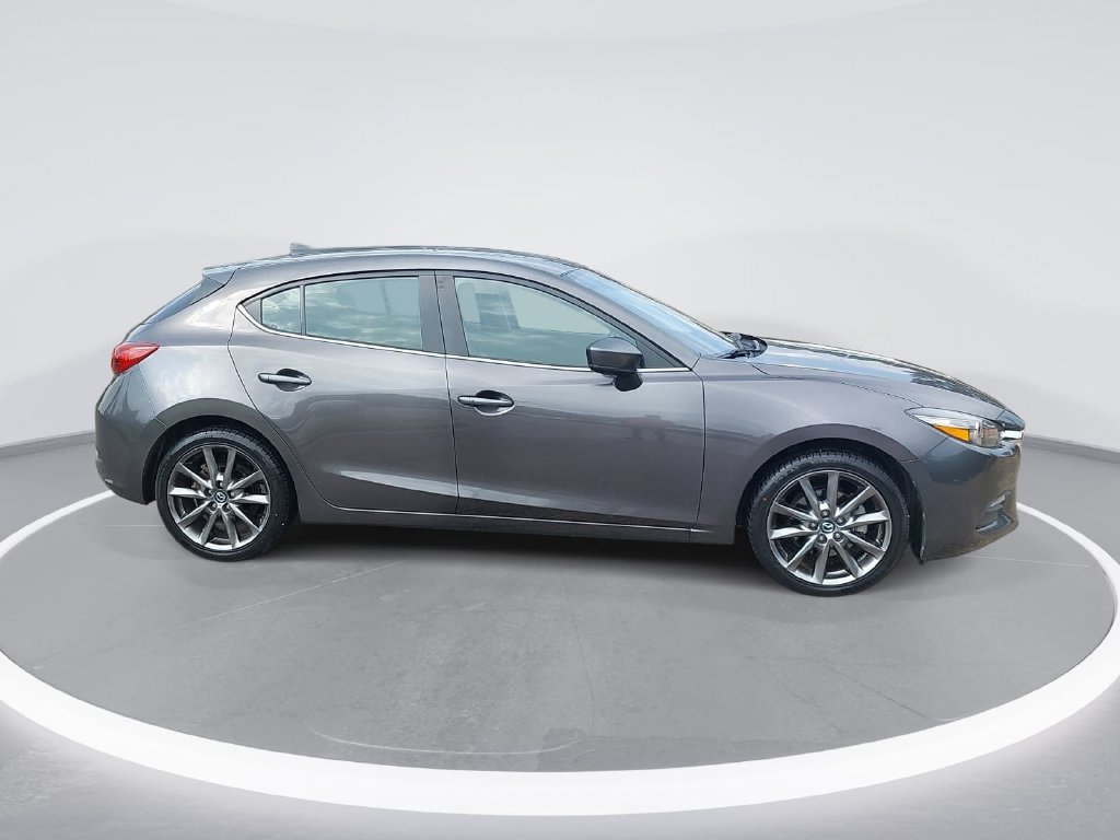 Used 2018 MAZDA MAZDA3 Touring FWD image 4