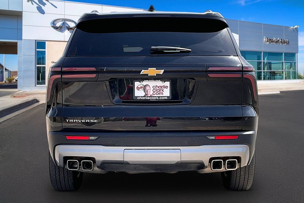 Used 2025 Chevrolet Traverse LT FWD image 4