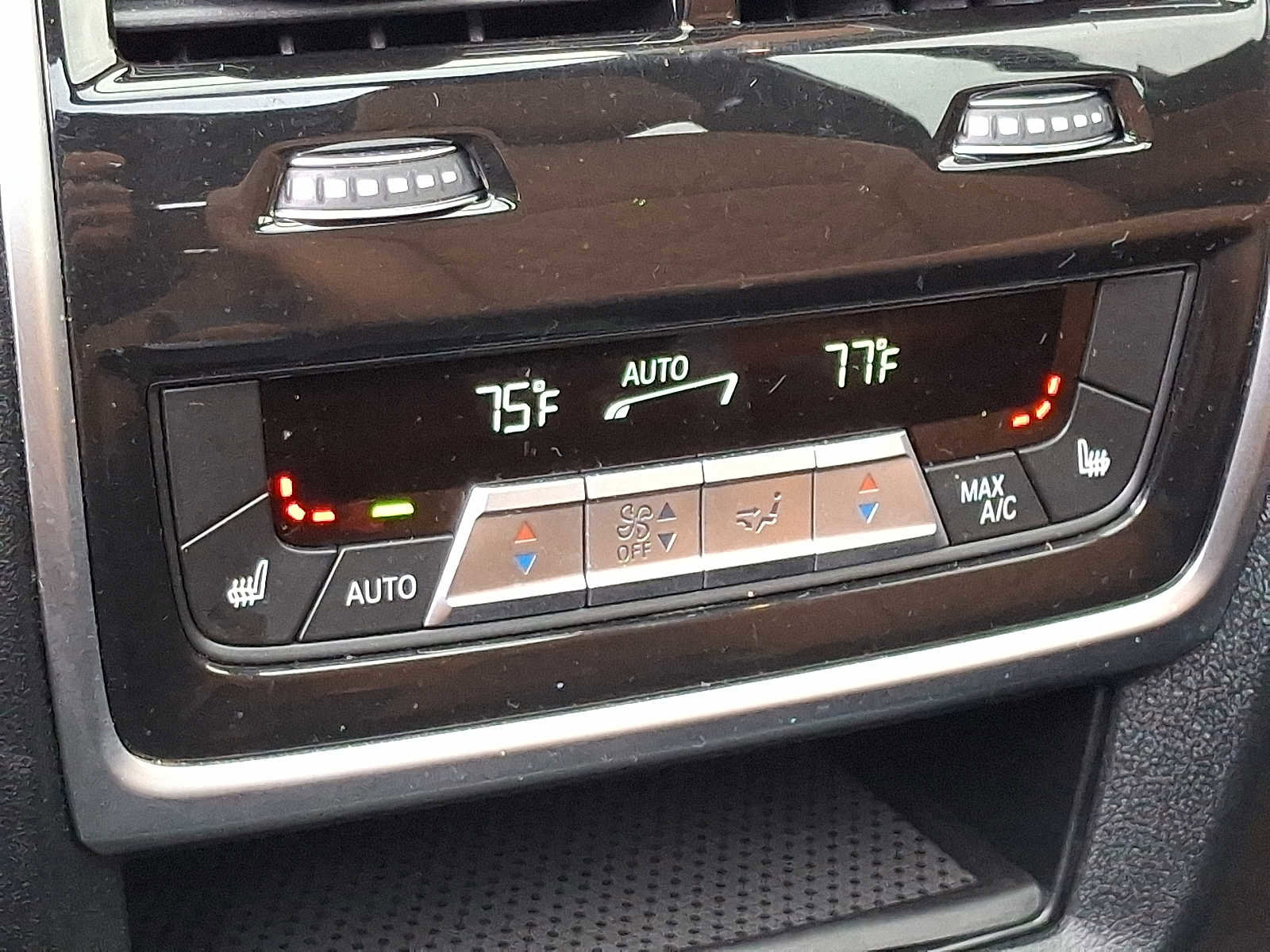 Used 2024 BMW X7 xDrive40i w/ M Sport Package image 12