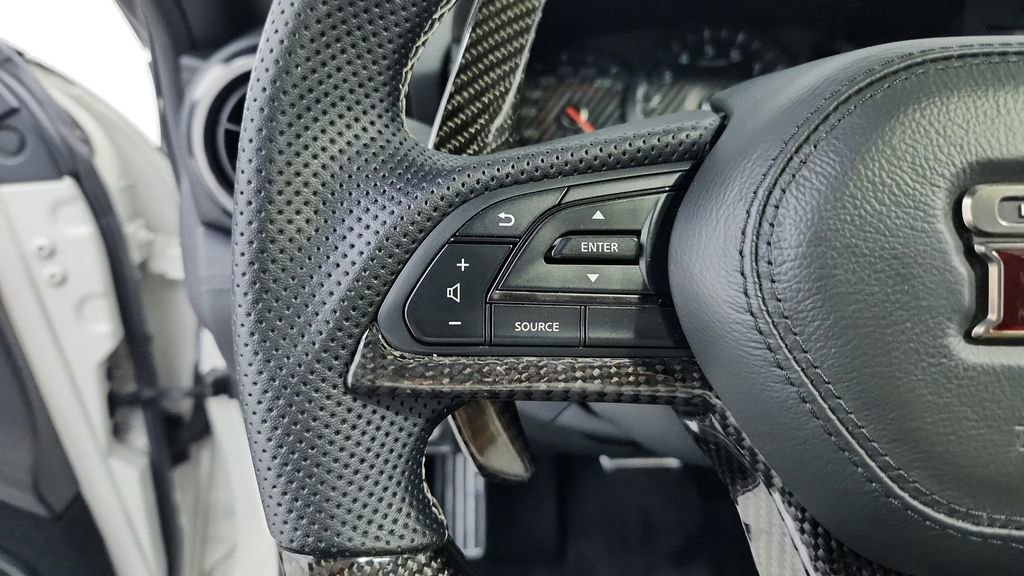 Used 2019 Nissan GT-R AWD/4WD image 27