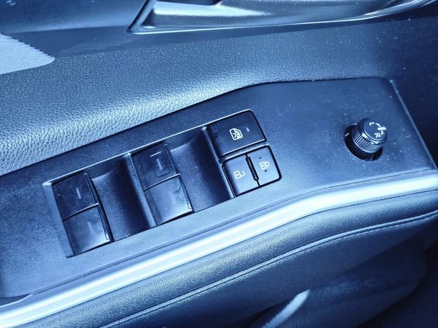 Used 2024 Toyota Highlander LE image 21