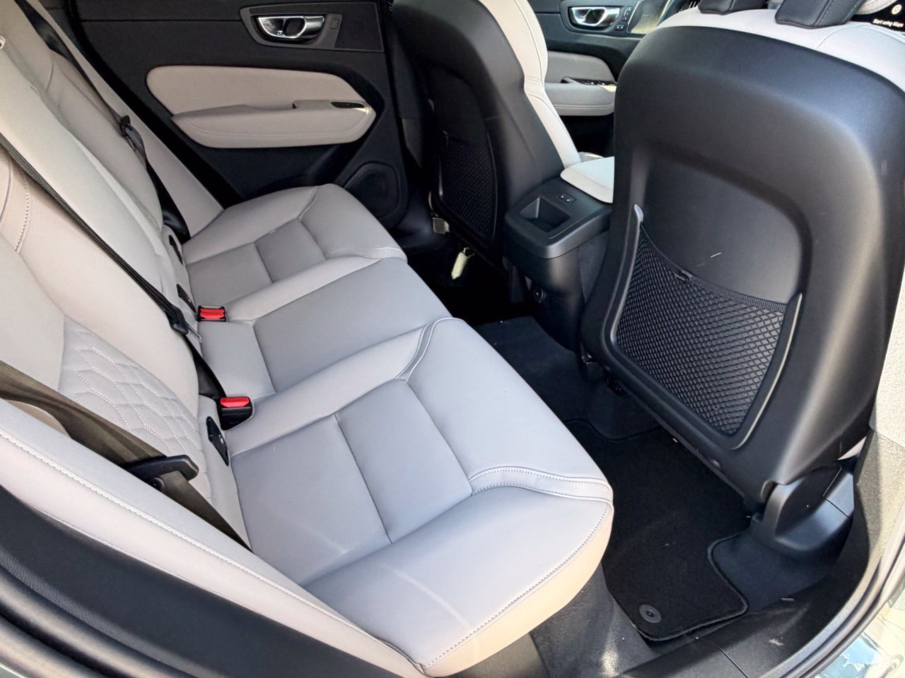 New 2027 Volvo XC60 B5 Plus AWD/4WD image 27