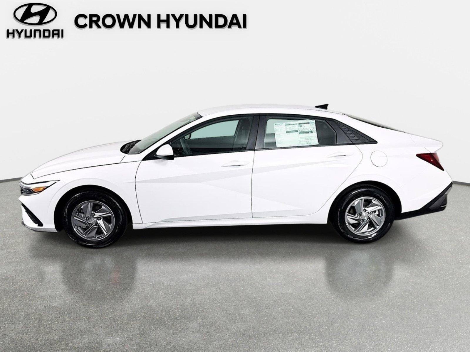 New 2026 Hyundai Elantra SE FWD image 8