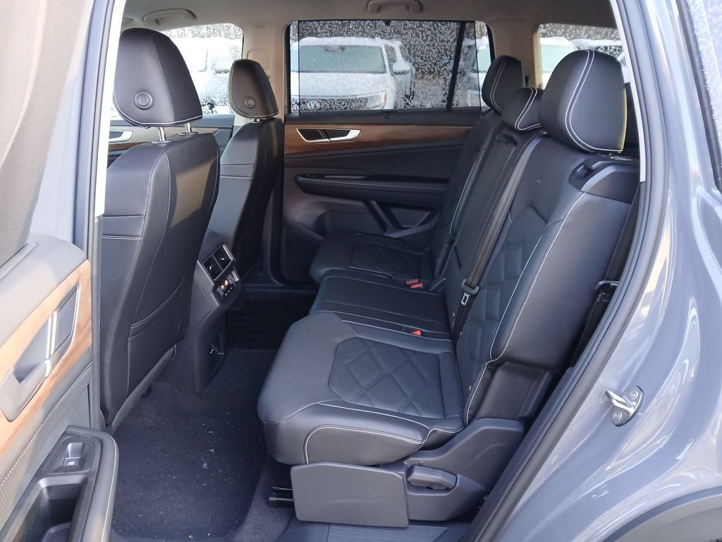 New 2025 Volkswagen Atlas SE FWD image 23