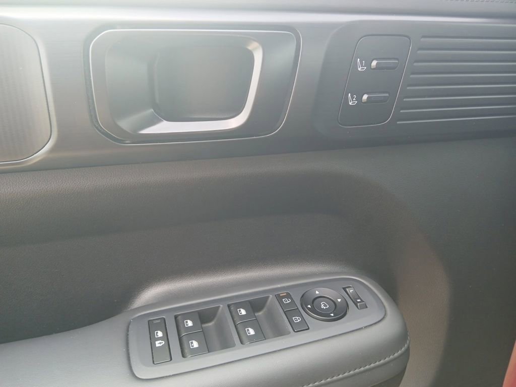 Used 2024 Hyundai Santa Fe Calligraphy FWD image 8