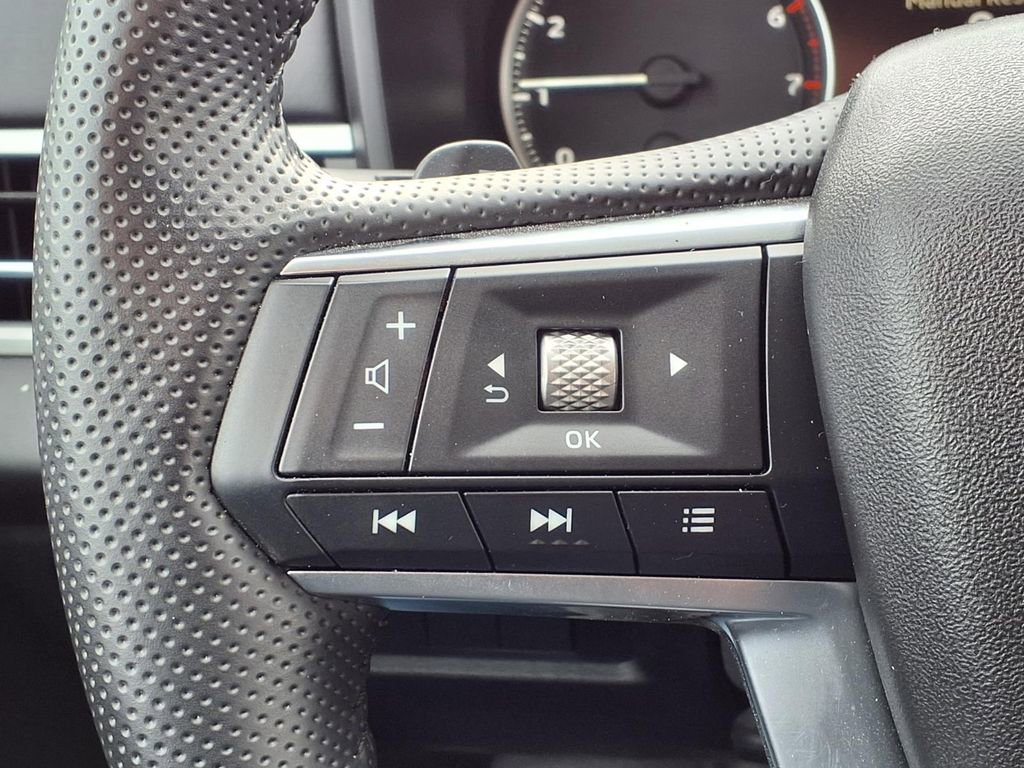 Used 2025 Mitsubishi Outlander SE image 30