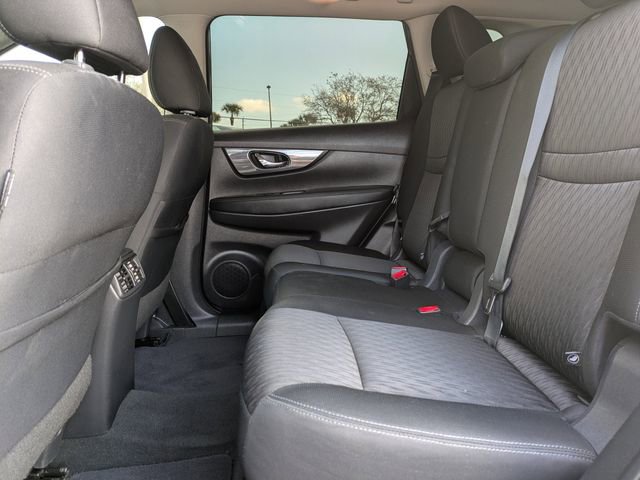 Used 2019 Nissan Rogue SV image 15