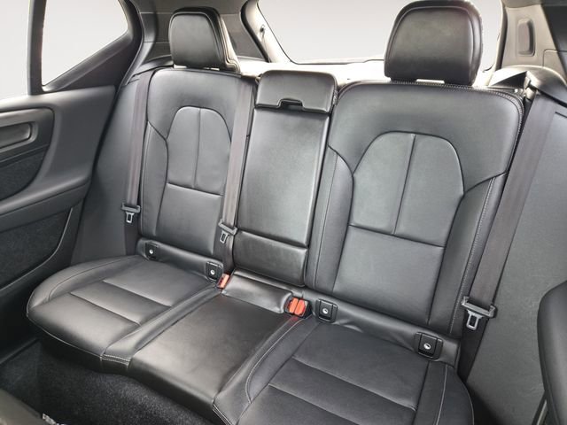 Used 2019 Volvo XC40 T5 Inscription image 13