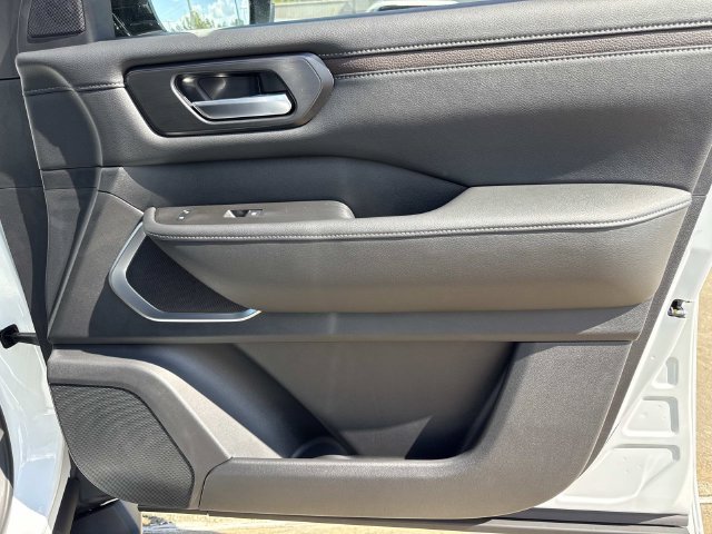 New 2027 Nissan Armada Platinum Reserve AWD/4WD image 16