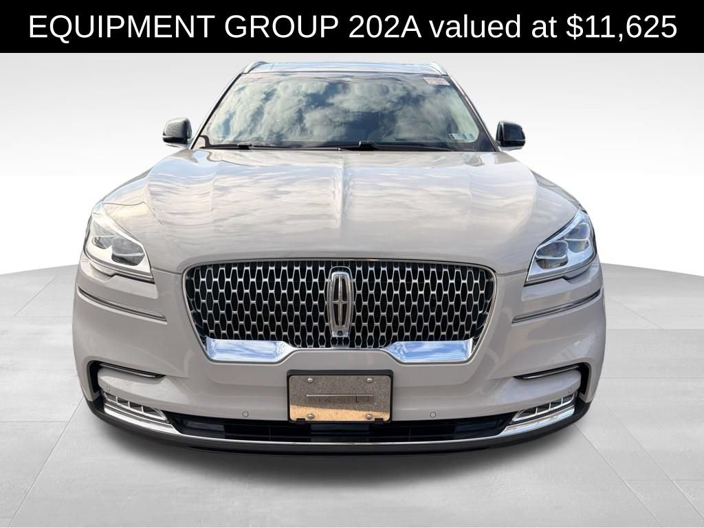 Used 2020 Lincoln Aviator Reserve w/ Equipment Group 202A AWD/4WD image 2