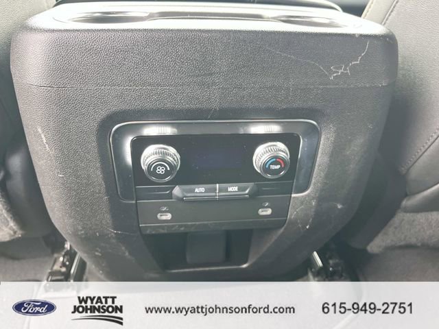 Used 2024 GMC Yukon SLT image 18