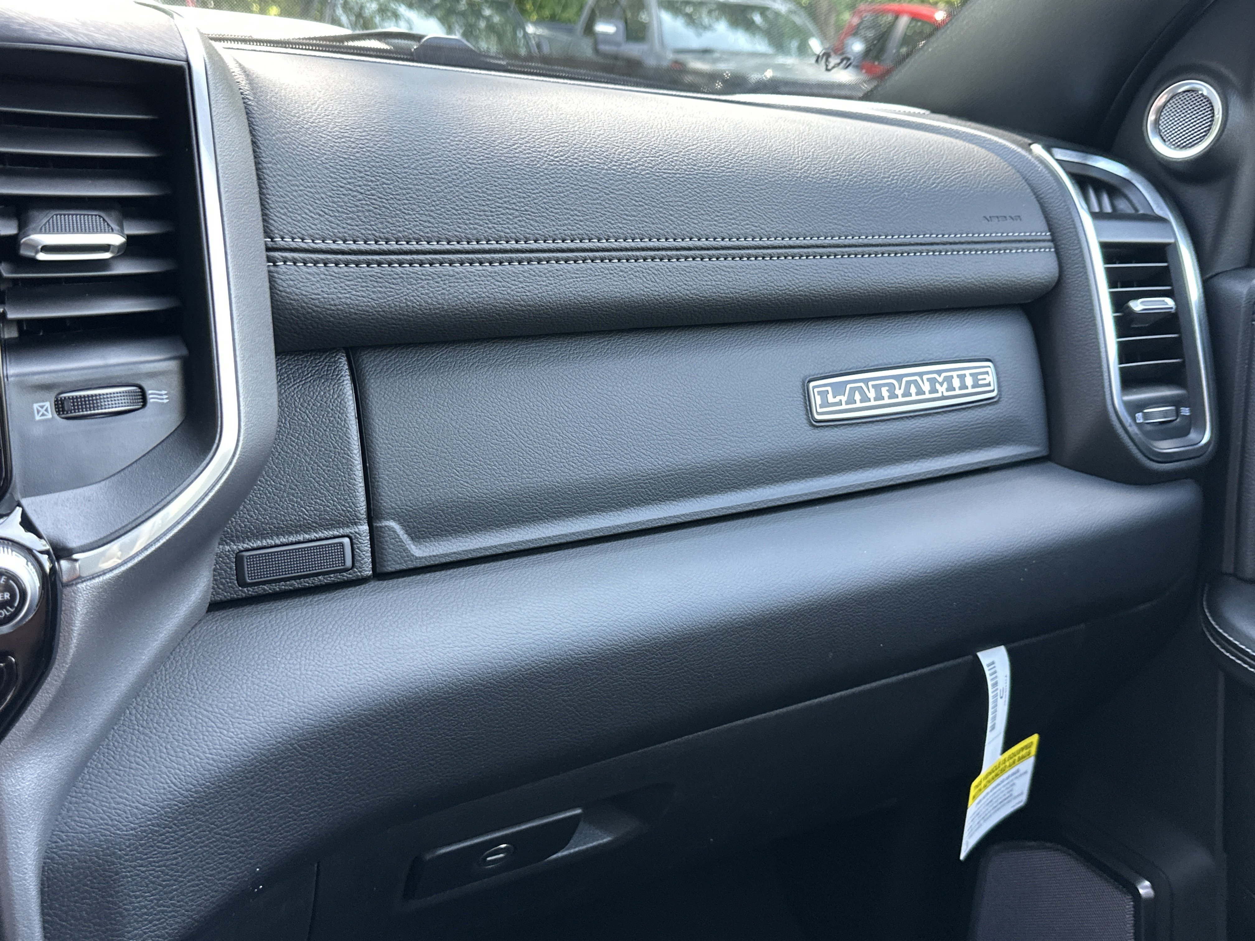 New 2026 RAM 2500 Laramie AWD/4WD image 4