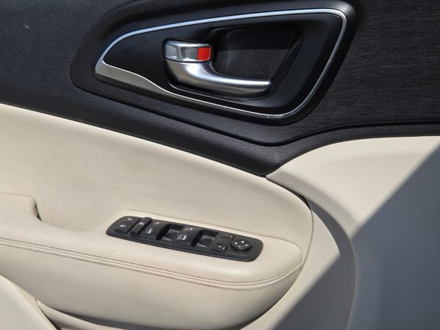 Used 2017 Chrysler 200 Limited Platinum w/ Comfort & Convenience Group image 26